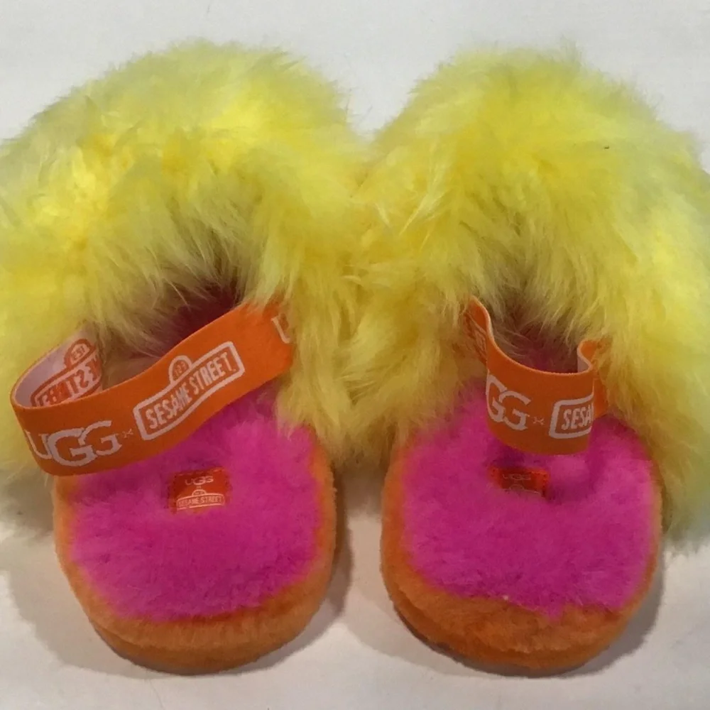 NEW!! Big Girls UGG x Sesame Street Big Bird Fluff Yeah Yellow/Pink Slippers 5